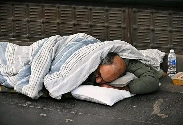 HOMELESS SHELTER AT EAST END OF DOWNTOWN GETS 3-2 APPROVAL