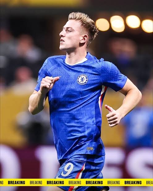JUST CONFIRMED: Chelsea striker Liam Delap has reportedly completed a major career move after agreeing to join Wolverhampton Wanderers on a season-long loan, giving the highly rated England forward an exciting opportunity to continue his development while taking on a fresh challenge in the Premier League.